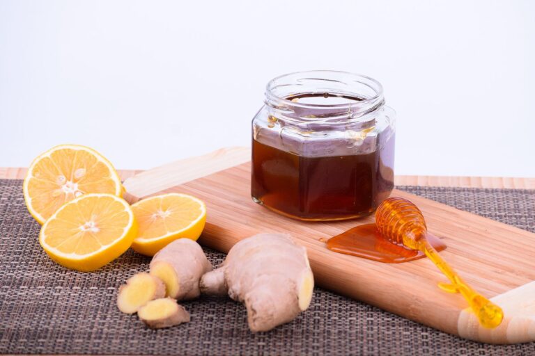 https://pixabay.com/photos/honey-lemon-food-healthy-ginger-3434198/